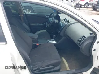 2012 Nissan Altima S z VIN 1N4AL2AP4CN533713, wystawiony jako IAAI lot #42387384 z przebiegiem 229 745 mil mil oraz . Historia ofert i sprzedaży dostępna na DreamBid. Obrazek 5.