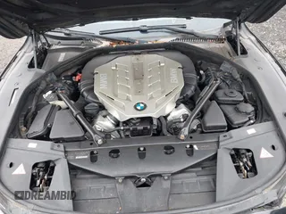 2011 BMW 7 Series 750i xDrive z VIN WBAKC6C53BC394697, wystawiony jako IAAI lot #42505414 z przebiegiem Nie podano mil oraz . Historia ofert i sprzedaży dostępna na DreamBid. Obrazek 10.
