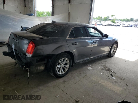 2015 Chrysler 300 Limited z VIN 2C3CCAAGXFH853441, wystawiony jako Copart lot #57104005 z przebiegiem 209 980 mil mil oraz Szkoda całkowita • Salvage title. Historia ofert i sprzedaży dostępna na DreamBid. Obrazek 3.