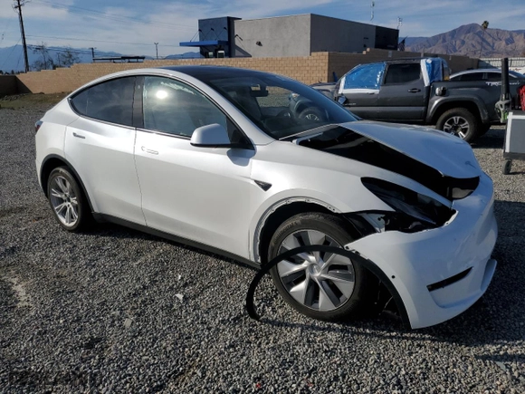 2020 Tesla Model Y Long Range with VIN 5YJYGDEE9LF023471, listed as a Copart auction lot 45883955 with NaN miles and Salvage Title. Bid and sale history available at carsss.com. Image 4.
