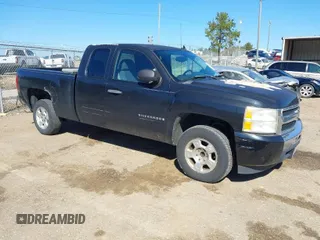 2009 Chevrolet Silverado 1500 LT with VIN 1GCEC29069Z270628, listed as a IAAI auction lot 41596984 with 146,190 mi miles. Bid and sale history available at carsss.com. Image 1.