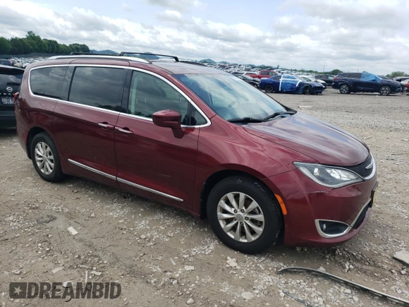 2018 Chrysler Pacifica Touring L Plus z VIN 2C4RC1EG4JR144152, wystawiony jako Copart lot #56866345 z przebiegiem 164 539 mil mil oraz Czysty tytuł • Clean title. Historia ofert i sprzedaży dostępna na DreamBid. Obrazek 4.
