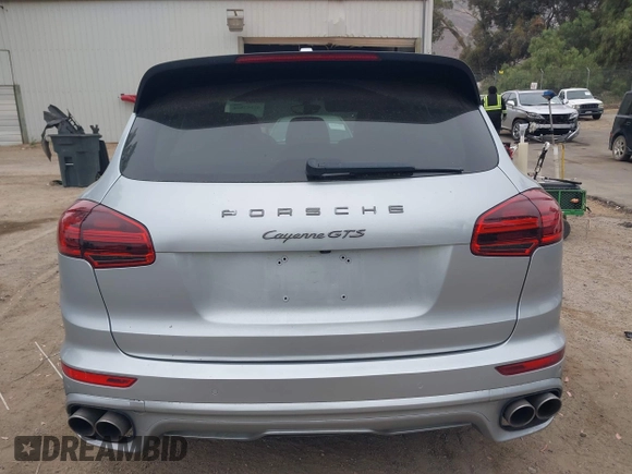 2017 Porsche Cayenne S z VIN WP1AB2A2XHLA51668, wystawiony jako IAAI lot #42347854 z przebiegiem 85 227 mil mil oraz . Historia ofert i sprzedaży dostępna na DreamBid. Obrazek 16.
