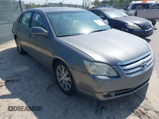 2006 Toyota Avalon XL with VIN 4T1BK36B86U150643, listed as a IAAI auction lot 42036491 with 310,209 mi miles. Bid and sale history available at carsss.com. Image 1.
