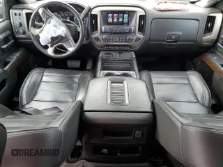 2018 GMC Sierra 2500HD Denali z VIN 1GT12UEY3JF257611, wystawiony jako Copart lot #56377575 z przebiegiem 94 325 mil mil oraz Szkoda całkowita • Salvage title. Historia ofert i sprzedaży dostępna na DreamBid. Obrazek 8.