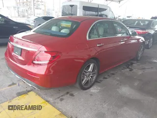 2019 Mercedes-Benz E 300 z VIN WDDZF4KB3KA489637, wystawiony jako IAAI lot #42053019 z przebiegiem 106 779 mil mil oraz . Historia ofert i sprzedaży dostępna na DreamBid. Obrazek 4.
