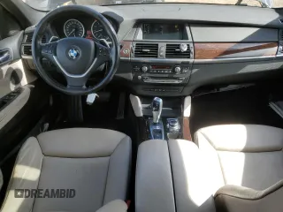 2012 BMW X6 50i z VIN 5UXFG8C59CLZ97450, wystawiony jako Copart lot #55281205 z przebiegiem 188 625 mil mil oraz Czysty tytuł • Clean title. Historia ofert i sprzedaży dostępna na DreamBid. Obrazek 8.