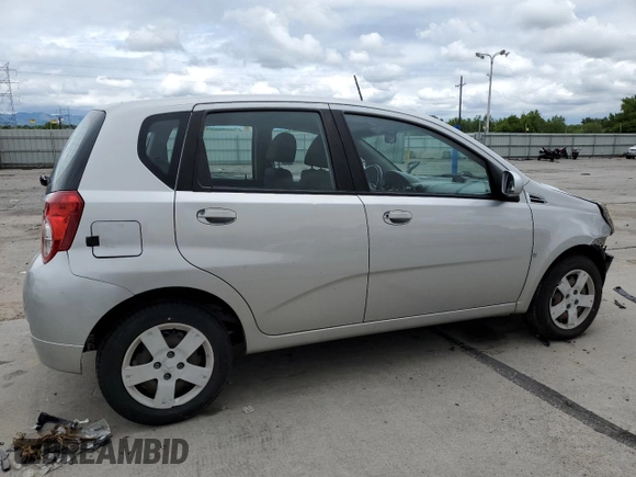 2009 Chevrolet Aveo 1LT z VIN KL1TD66E19B613471, wystawiony jako Copart lot #58977805 z przebiegiem 109 767 mil mil oraz Szkoda całkowita • Salvage title. Historia ofert i sprzedaży dostępna na DreamBid. Obrazek 3.