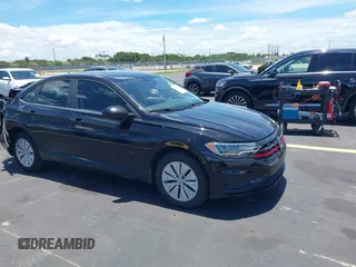 2019 Volkswagen Jetta S с VIN 3VWC57BU5KM083543, выставлен на аукционе IAAI как лот 42491052 с пробегом 33 135 миль миль и . История ставок и продаж доступна на DreamBid. Изображение 1.