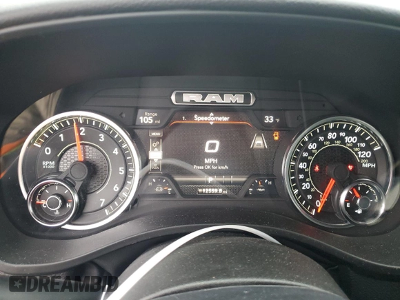 2025 Ram 1500 Big Horn z VIN 1C6RRFFG9SN575912, wystawiony jako Copart lot #47302575 z przebiegiem 12 559 mil mil oraz Czysty tytuł • Clean title. Historia ofert i sprzedaży dostępna na DreamBid. Obrazek 9.