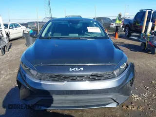 2022 Kia Forte LXS z VIN 3KPF24AD8NE441659, wystawiony jako IAAI lot #38457887 z przebiegiem 63 884 mil mil oraz . Historia ofert i sprzedaży dostępna na DreamBid. Obrazek 11.