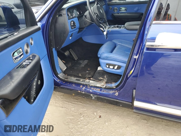2023 Rolls-Royce Cullinan z VIN SLATV4C00PU216605, wystawiony jako Copart lot #74923524 z przebiegiem 13 428 mil mil oraz Nie do naprawy. Historia ofert i sprzedaży dostępna na DreamBid. Obrazek 13.