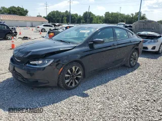 2015 Chrysler 200 S z VIN 1C3CCCBB4FN538866, wystawiony jako Copart lot #66121945 z przebiegiem 188 157 mil mil oraz Szkoda całkowita • Salvage title. Historia ofert i sprzedaży dostępna na DreamBid. Obrazek 1.