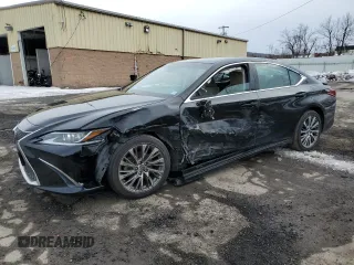 2021 Lexus ES with VIN 58AD11D17MU002161, listed as a Copart auction lot 46049035 with 61,620 mi miles and Salvage Title. Bid and sale history available at carsss.com. Image 1.