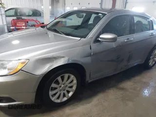 2014 Chrysler 200 Touring with VIN 1C3CCBBB0EN107711, listed as a IAAI auction lot 41576219 with 128,052 mi miles. Bid and sale history available at carsss.com. Image 6.