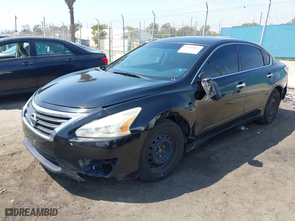 2015 Nissan Altima 2.5 with VIN 1N4AL3AP2FN914521, listed as a IAAI auction lot 41987003 with 143,981 mi miles. Bid and sale history available at carsss.com. Image 2.