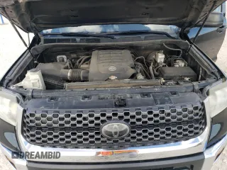 2018 Toyota Tundra 2WD SR5 with VIN 5TFEM5F11JX131082, listed as a Copart auction lot 82617924 with 105,481 mi miles and Salvage Title. Bid and sale history available at carsss.com. Image 11.