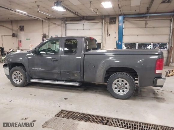 2011 GMC Sierra 1500 SLE with VIN 1GTR2VE34BZ115717, listed as a IAAI auction lot 41303831 with 124,121 mi miles. Bid and sale history available at carsss.com. Image 14.