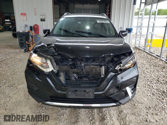 2017 Nissan Rogue SL z VIN JN8AT2MV6HW263653, wystawiony jako Copart lot #55967855 z przebiegiem 145 750 mil mil oraz Szkoda całkowita • Salvage title. Historia ofert i sprzedaży dostępna na DreamBid. Obrazek 5.