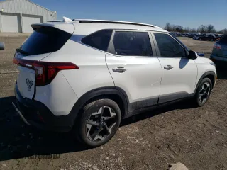2024 Kia Seltos EX with VIN KNDERCAA9R7592829, listed as a Copart auction lot 46062215 with 13,914 mi miles and Salvage Title. Bid and sale history available at carsss.com. Image 3.