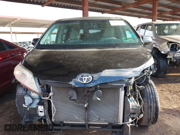 2012 Toyota Sienna XLE AAS with VIN 5TDYK3DC6CS263128, listed as a IAAI auction lot 41583798 with 114,820 mi miles. Bid and sale history available at carsss.com. Image 13.
