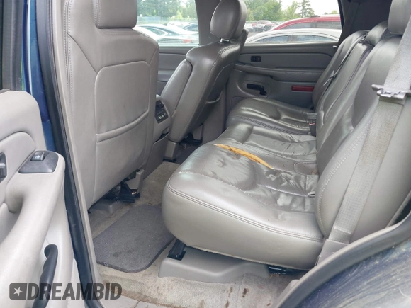 2004 Chevrolet Tahoe LS with VIN 1GNEK13Z64R283822, listed as a IAAI auction lot 42149381 with 240,624 mi miles. Bid and sale history available at carsss.com. Image 8.