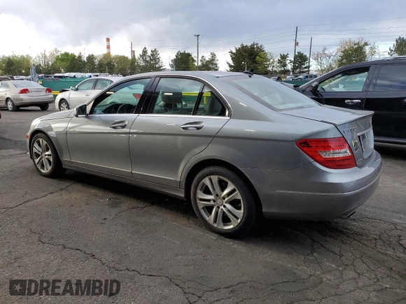 2013 Mercedes-Benz C 300 Sport z VIN WDDGF8AB2DG132238, wystawiony jako Copart lot #54061085 z przebiegiem 91 480 mil mil oraz Szkoda całkowita • Salvage title. Historia ofert i sprzedaży dostępna na DreamBid. Obrazek 2.