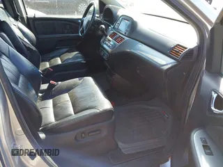 2008 Honda Odyssey Touring with VIN 5FNRL38888B005406, listed as a IAAI auction lot 41689635 with 164,340 mi miles. Bid and sale history available at carsss.com. Image 5.