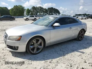 2012 Audi A5 Premium Plus z VIN WAULFAFR2CA042043, wystawiony jako Copart lot #55619675 z przebiegiem 182 487 mil mil oraz Szkoda całkowita • Salvage title. Historia ofert i sprzedaży dostępna na DreamBid. Obrazek 1.