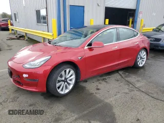2020 Tesla Model 3 Long Range z VIN 5YJ3E1EBXLF638180, wystawiony jako Copart lot #49106125 z przebiegiem 75 786 mil mil oraz Szkoda całkowita • Salvage title. Historia ofert i sprzedaży dostępna na DreamBid. Obrazek 1.