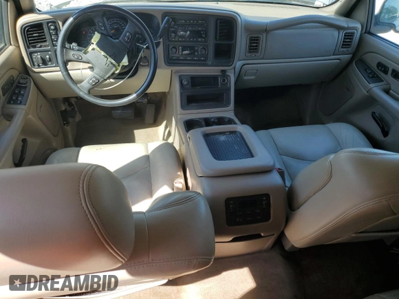 2005 Chevrolet Suburban LS with VIN 3GNFK16Z65G170437, listed as a Copart auction lot 70269704 with 322,030 mi miles and Salvage Title. Bid and sale history available at carsss.com. Image 8.