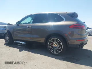 2015 Porsche Cayenne Turbo с VIN WP1AC2A27FLA82984, выставлен на аукционе IAAI как лот 42290464 с пробегом 114 185 миль миль и . История ставок и продаж доступна на DreamBid. Изображение 3.