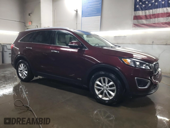2017 Kia Sorento LX with VIN 5XYPGDA38HG262879, listed as a Copart auction lot 84635064 with 100,377 mi miles and Salvage Title. Bid and sale history available at carsss.com. Image 4.