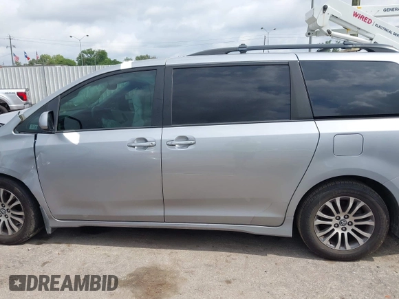 2018 Toyota Sienna XLE Auto Access Seat с VIN 5TDYZ3DCXJS963453, выставлен на аукционе IAAI как лот 42131708 с пробегом 71 891 миль миль и . История ставок и продаж доступна на DreamBid. Изображение 15.