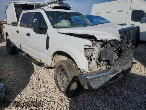2019 Ford F-250 XL with VIN 1FT7W2B69KEC61997, listed as a Copart auction lot 44033075 with Not provided miles and Salvage title. Bid and sale history available at DreamBid. Image 4.