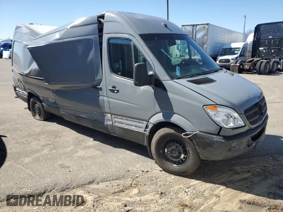 2011 Mercedes-Benz Sprinter with VIN WD3PE8CB3B5596913, listed as a Copart auction lot 49650825 with Not Provided miles and Salvage Title. Bid and sale history available at carsss.com. Image 4.