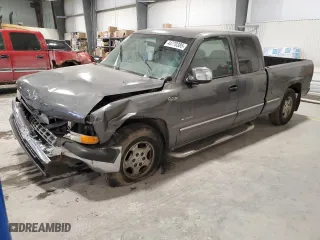 2000 Chevrolet Silverado 1500 LS with VIN 1GCEC19T8YZ113332, listed as a Copart auction lot 44770385 with 0 mi miles and Salvage Title. Bid and sale history available at carsss.com. Image 1.