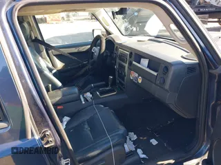 2009 Jeep Commander Sport with VIN 1J8HH48K29C530970, listed as a IAAI auction lot 41232353 with 280,000 mi miles and . Bid and sale history available at DreamBid. Image 5.