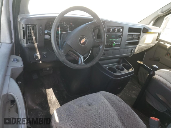 2013 Chevrolet Express Cargo z VIN 1GCWGFBA3D1141367, wystawiony jako Copart lot #46485055 z przebiegiem 338 309 mil mil oraz Czysty tytuł • Clean title. Historia ofert i sprzedaży dostępna na DreamBid. Obrazek 8.