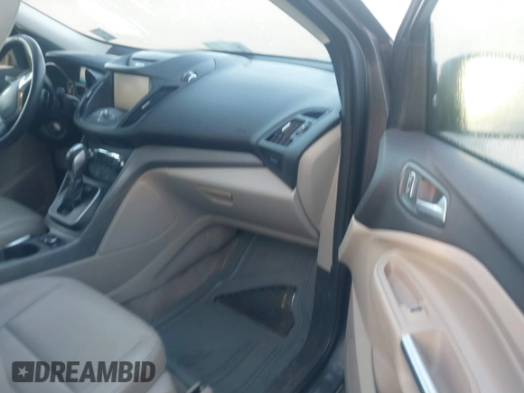 2014 Ford Escape SE with VIN 1FMCU0G91EUB05180, listed as a IAAI auction lot 41758185 with 186,042 mi miles. Bid and sale history available at carsss.com. Image 5.