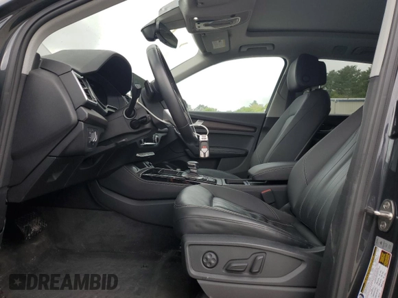 2021 Audi Q5 Premium Plus z VIN WA1BAAFY5M2067030, wystawiony jako Copart lot #57124845 z przebiegiem 43 567 mil mil oraz Szkoda całkowita • Salvage title. Historia ofert i sprzedaży dostępna na DreamBid. Obrazek 7.