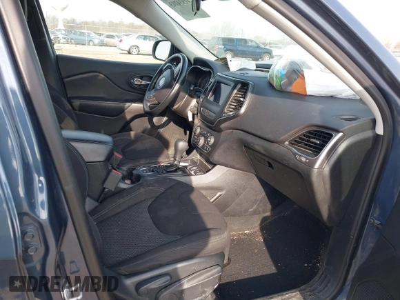 2019 Jeep Cherokee Latitude with VIN 1C4PJLCB2KD403788, listed as a IAAI auction lot 41934713 with 95,455 mi miles and . Bid and sale history available at DreamBid. Image 5.
