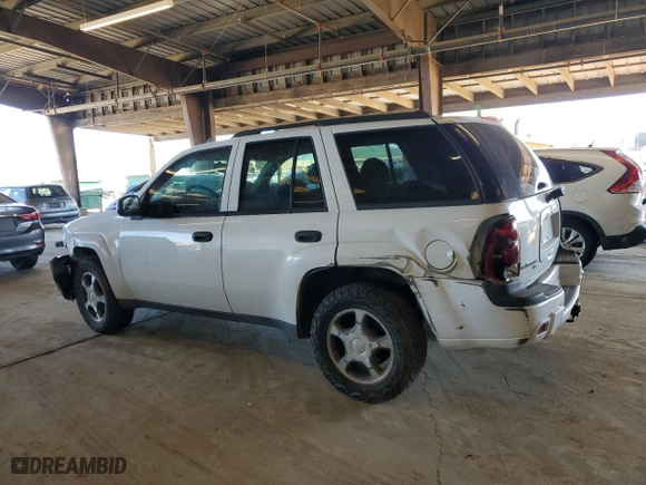 2008 Chevrolet TrailBlazer Fleet w/2FL with VIN 1GNDT13S682185884, listed as a Copart auction lot 51647725 with 179,461 mi miles and Salvage Title. Bid and sale history available at carsss.com. Image 2.