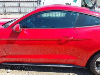 2015 Ford Mustang EcoBoost z VIN 1FA6P8TH3F5337916, wystawiony jako IAAI lot #42176893 z przebiegiem 120 757 mil mil oraz . Historia ofert i sprzedaży dostępna na DreamBid. Obrazek 14.