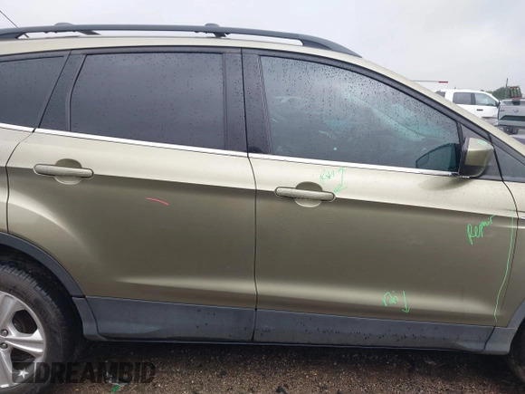 2013 Ford Escape SE с VIN 1FMCU9G9XDUD72871, выставлен на аукционе IAAI как лот 42194776 с пробегом 70 031 миль миль и . История ставок и продаж доступна на DreamBid. Изображение 14.