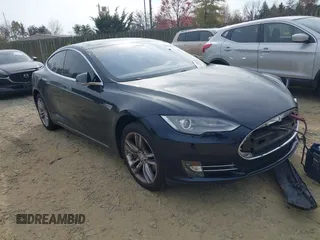 2014 Tesla Model S 60 z VIN 5YJSA1S12EFP42605, wystawiony jako IAAI lot #40905031 z przebiegiem 68 155 mil mil oraz . Historia ofert i sprzedaży dostępna na DreamBid. Obrazek 1.