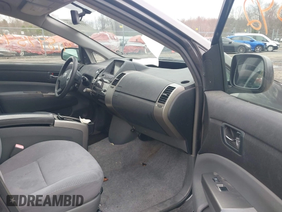 2007 Toyota Prius with VIN JTDKB20U673207969, listed as a IAAI auction lot 41897542 with 374,266 mi miles. Bid and sale history available at carsss.com. Image 5.