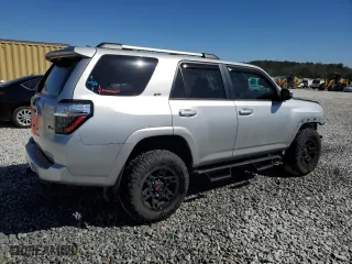 2022 Toyota 4Runner SR5 Premium with VIN JTENU5JR1N5983670, listed as a Copart auction lot 48740885 with 46,445 mi miles and Salvage Title. Bid and sale history available at carsss.com. Image 3.