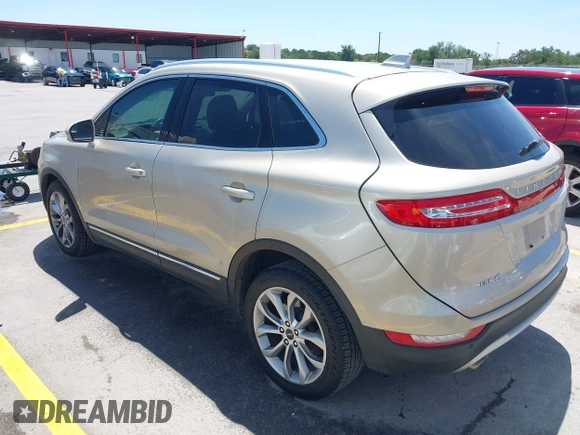 2017 Lincoln MKC Select z VIN 5LMCJ2C91HUL52596, wystawiony jako IAAI lot #42247931 z przebiegiem 81 126 mil mil oraz . Historia ofert i sprzedaży dostępna na DreamBid. Obrazek 3.