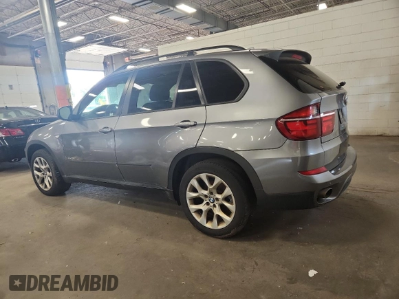 2012 BMW X5 35i z VIN 5UXZV4C58CL758466, wystawiony jako Copart lot #59799955 z przebiegiem 119 331 mil mil oraz Nie do naprawy • Non repairable. Historia ofert i sprzedaży dostępna na DreamBid. Obrazek 2.